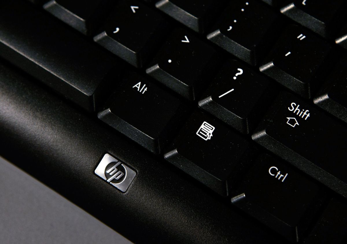 SAN FRANCISCO - FEBRUARY 19:  The keyboard of a Hewlett-Packard desktop computer is displayed at a Best Buy store February 19, 2008 in San Francisco, California. Hewlett-Packard Co. will announce its first-quarter earnings today and some industry analysts predict that improved PC sales will help exceed earnings estimates. 