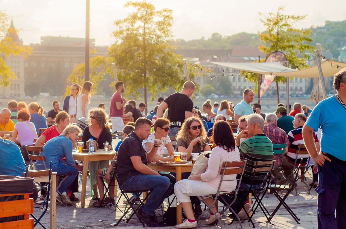 Budapest,,Hungary,09,,Sept.,,2017,People,Enjoy,Sunset,On,TheBUDAPEST, HUNGARY 09, Sept., 2017 People enjoy sunset on the panorama bar Balna Terrace
