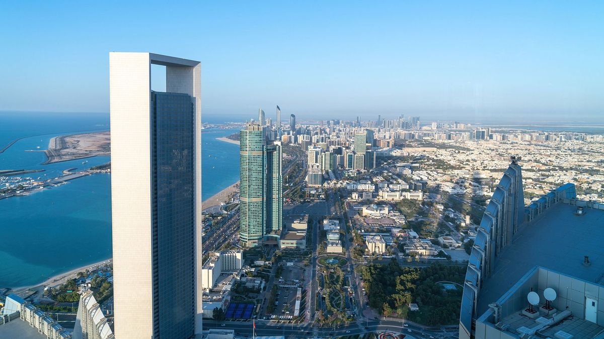 Abu,Dhabi,,United,Arab,Emirates,-,February,2022:,Panoramic,Abu