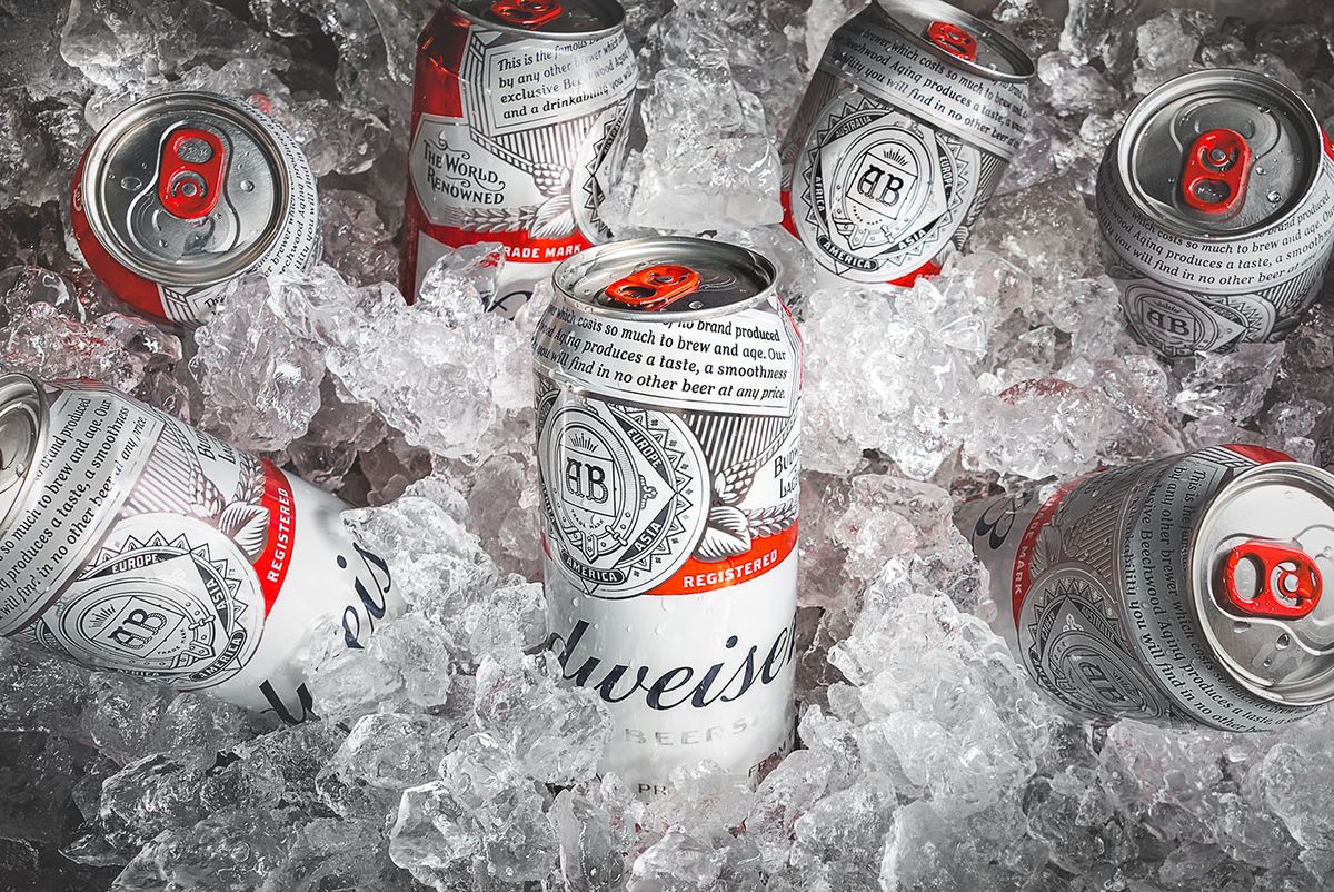 Brazil,-,May,2020:,Various,Cans,Of,Budweiser,Lager,Alcohol
Brazil - May 2020: Various Cans of Budweiser Lager Alcohol Beer Being Cooled On Ice - Budweiser is a Brand from Anheuser-Busch Inbev (Brazilian Company Ambev)