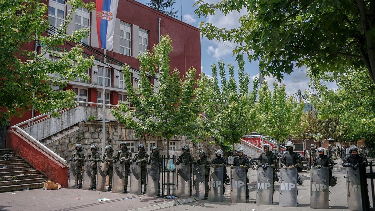 A NATO további hétszáz katonát küld Koszovóba 