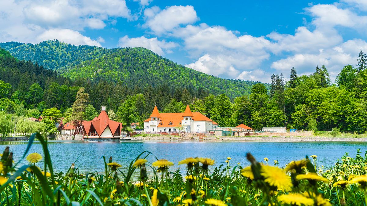 Tusnad landscape
Ciucas lake and spa resort of Tusnad. Romania
román turizmus szálláshelyek