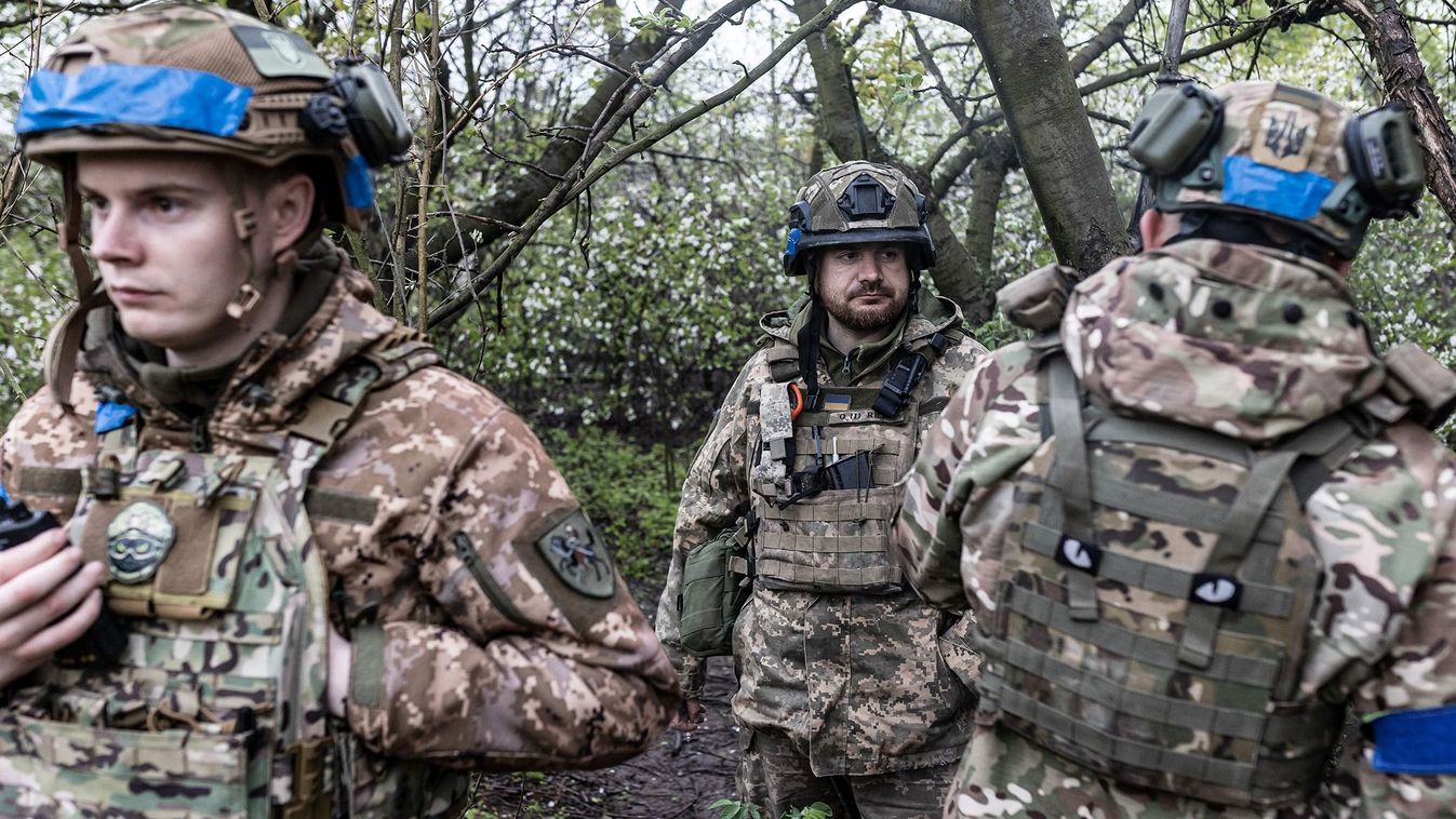 Ukrainian soldiers on the frontline in Donetsk Oblast