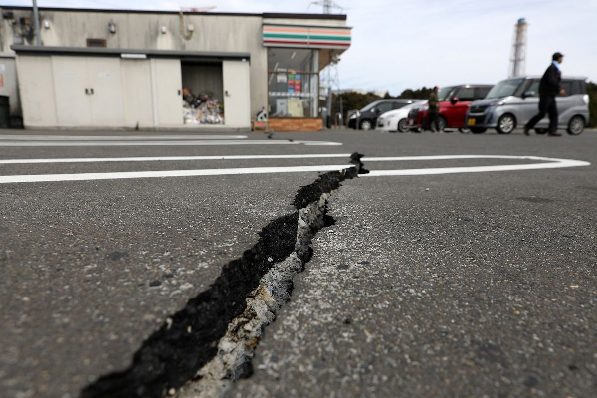 Quake hits Japan off Fukushima coast
Japán japán földrengés