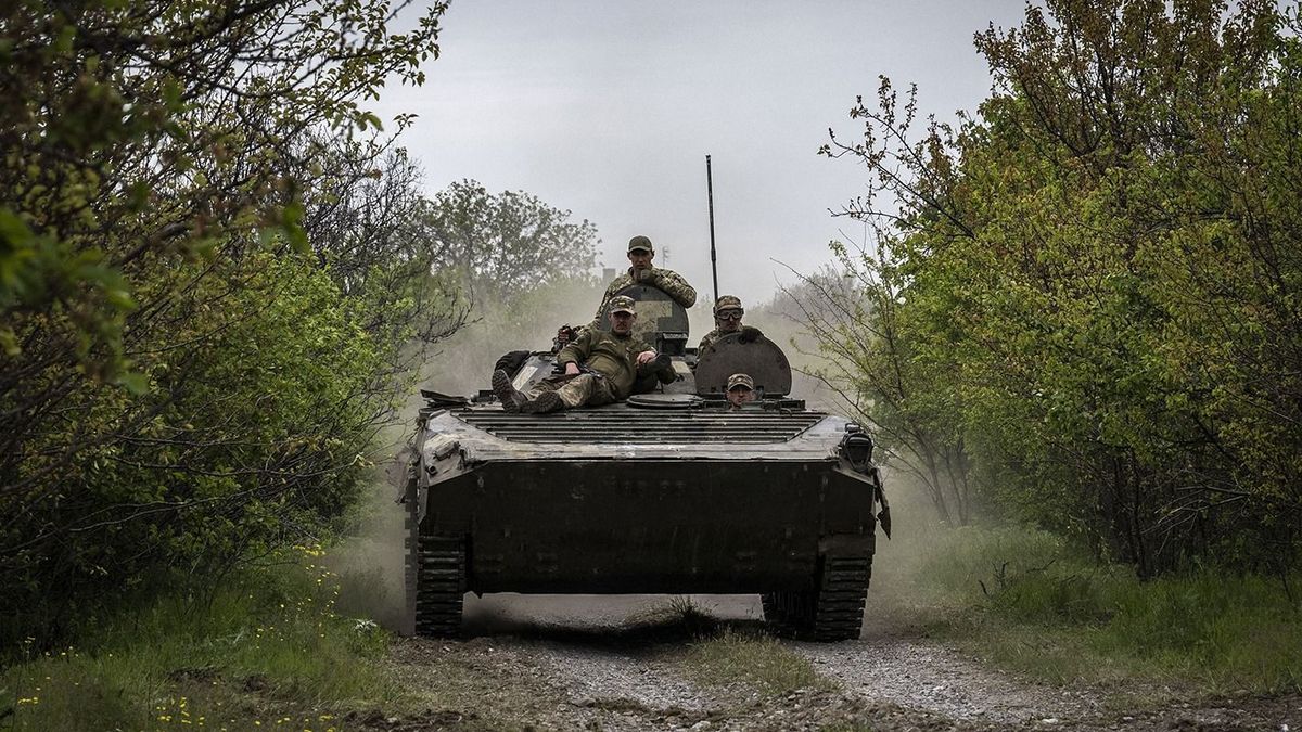 Combat readiness and experience training of 57th Brigade of Ukrainian army in Donetsk