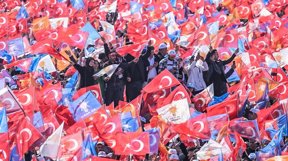 Turkish President Erdogan holds election rally in Istanbul