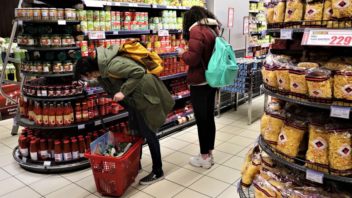 20210306 BudapestNem voltak pánikvásárlások a lezárások előtti hétvégénCBA áruház, élelmiszerbolt illusztráció a koronavírus-járvány harmadik hulláma miatti boltbezárások témájú cikkhez.