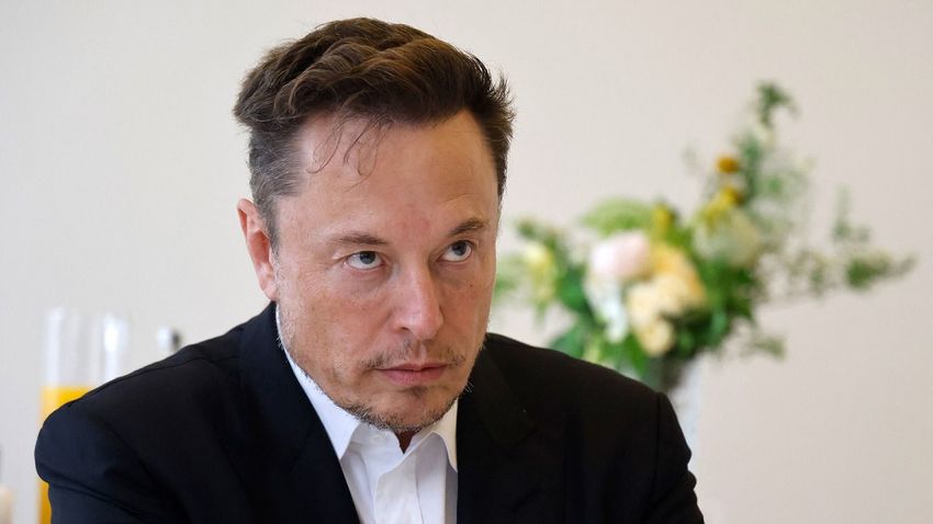 Soros eladta Tesla-részvényeit – nem teszi ki az ablakba, amit ezért Musktól kapott