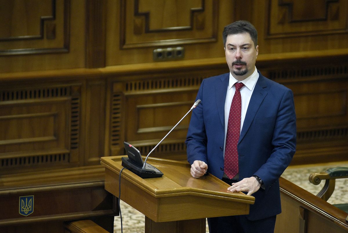 Oleksandr Petryshyn sworn in as judge of Ukraine's Constitutional Court