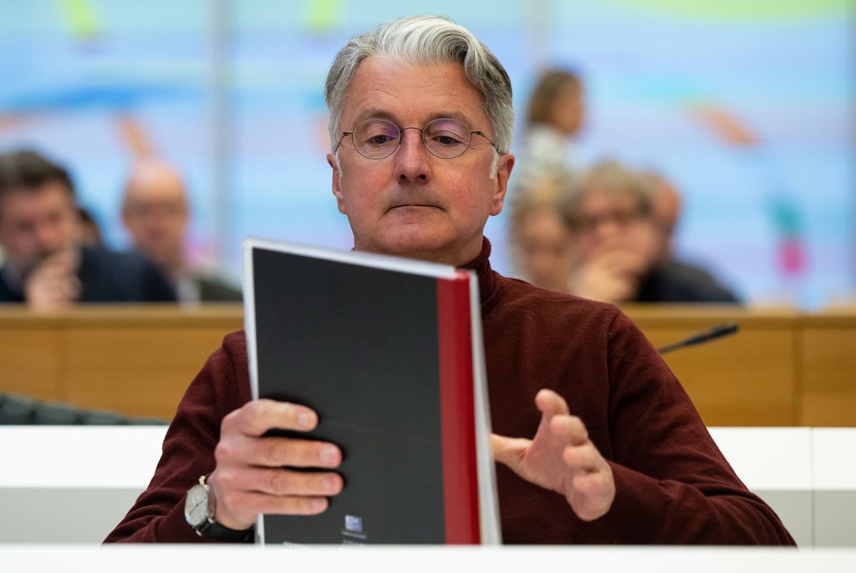 25 April 2023, Bavaria, Munich: Rupert Stadler, former CEO of Audi AG, sits in his seat in the courtroom of the Munich Regional Court. In the criminal trial against former Audi CEO Rupert Stadler concerning falsified exhaust emission values for diesel cars, a decisive course is expected to be set on Tuesday (9:15 a.m.). Photo: Sven Hoppe/dpa 