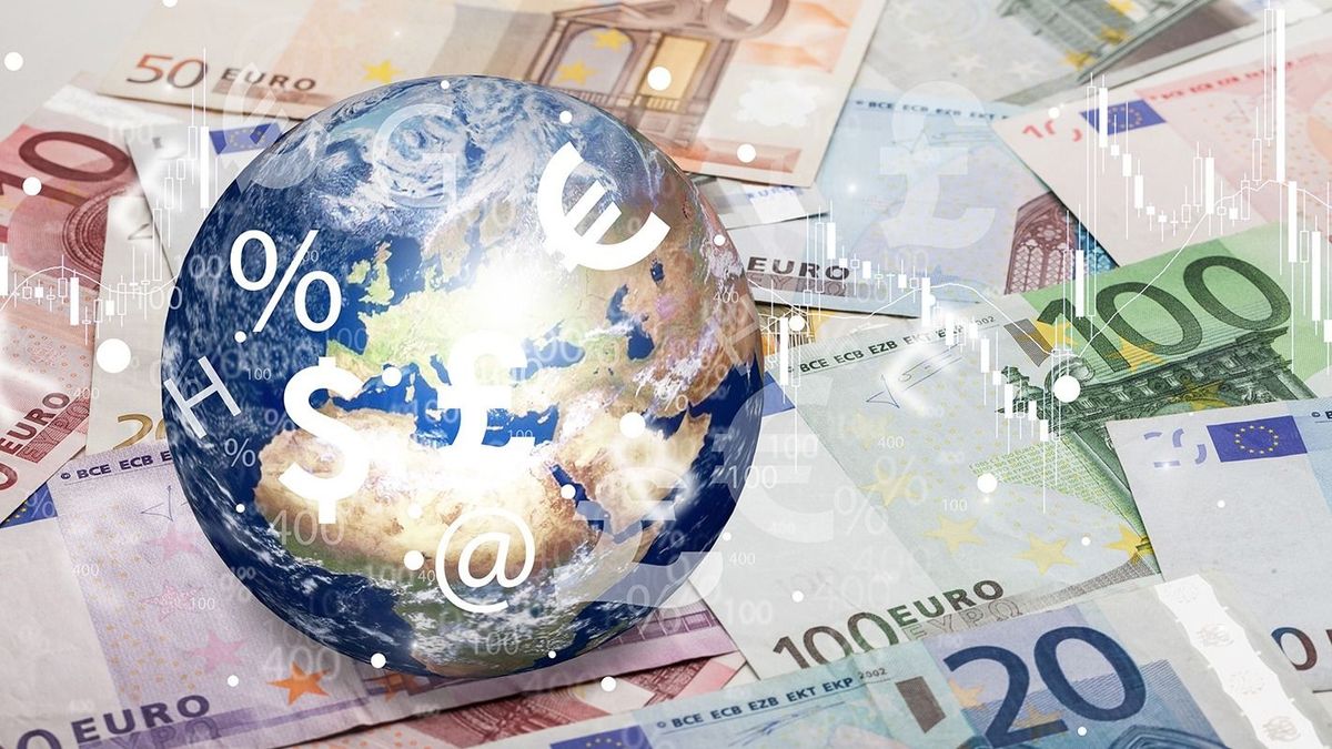 World,Ball,On,Banknotes,With,Currency,Sign,Include,Dollar,Euro