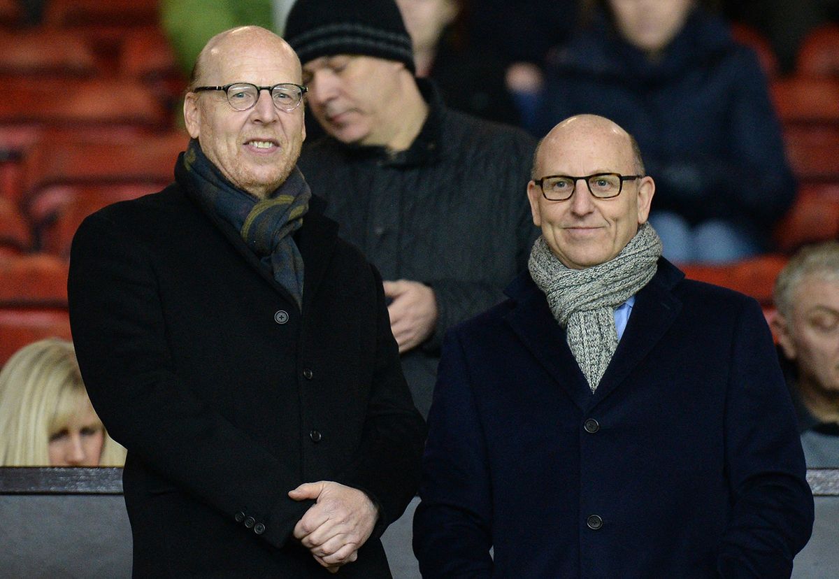 Manchester United Training SessionOle Gunnar Solskjr take a selfie with Avram Glazer and Joel Glazer owners of Manchester United during the training session before the second leg Champions League match of Quarter final between FC Barcelona and Manchester United in Camp Nou Stadium in Barcelona 15 of April of 2019, Spain. (Photo by Xavier Bonilla/NurPhoto) (Photo by Xavier Bonilla / NurPhoto / NurPhoto via AFP)