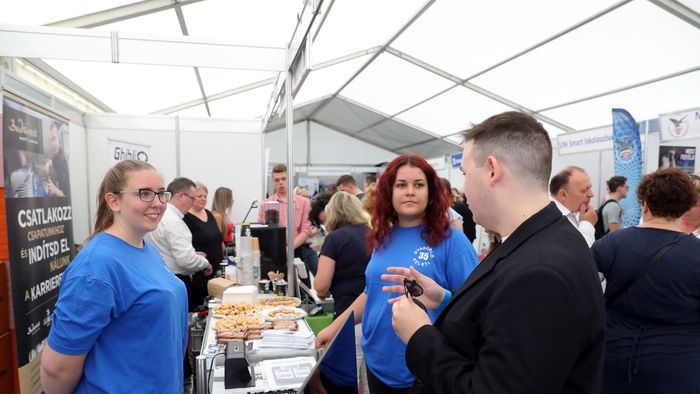 2023, Világgazdaság, Állásbörze, Czomba,, előadás, sátrak