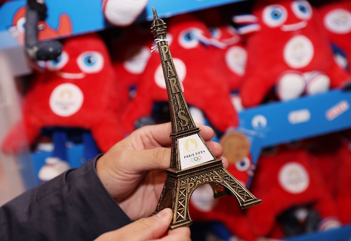 (SP)FRANCE-PARIS-PARIS 2024-OFFICIAL STORE-OPEN(221115) -- PARIS, Nov. 15, 2022 (Xinhua) -- Licensed products are seen at the first Paris 2024 official flagship store in Paris, France, Nov. 15, 2022. (Xinhua/Gao Jing)Xinhua News Agency / eyevineContact eyevine for more information about using this image:T: +44 (0) 20 8709 8709E: info@eyevine.comhttp://www.eyevine.com