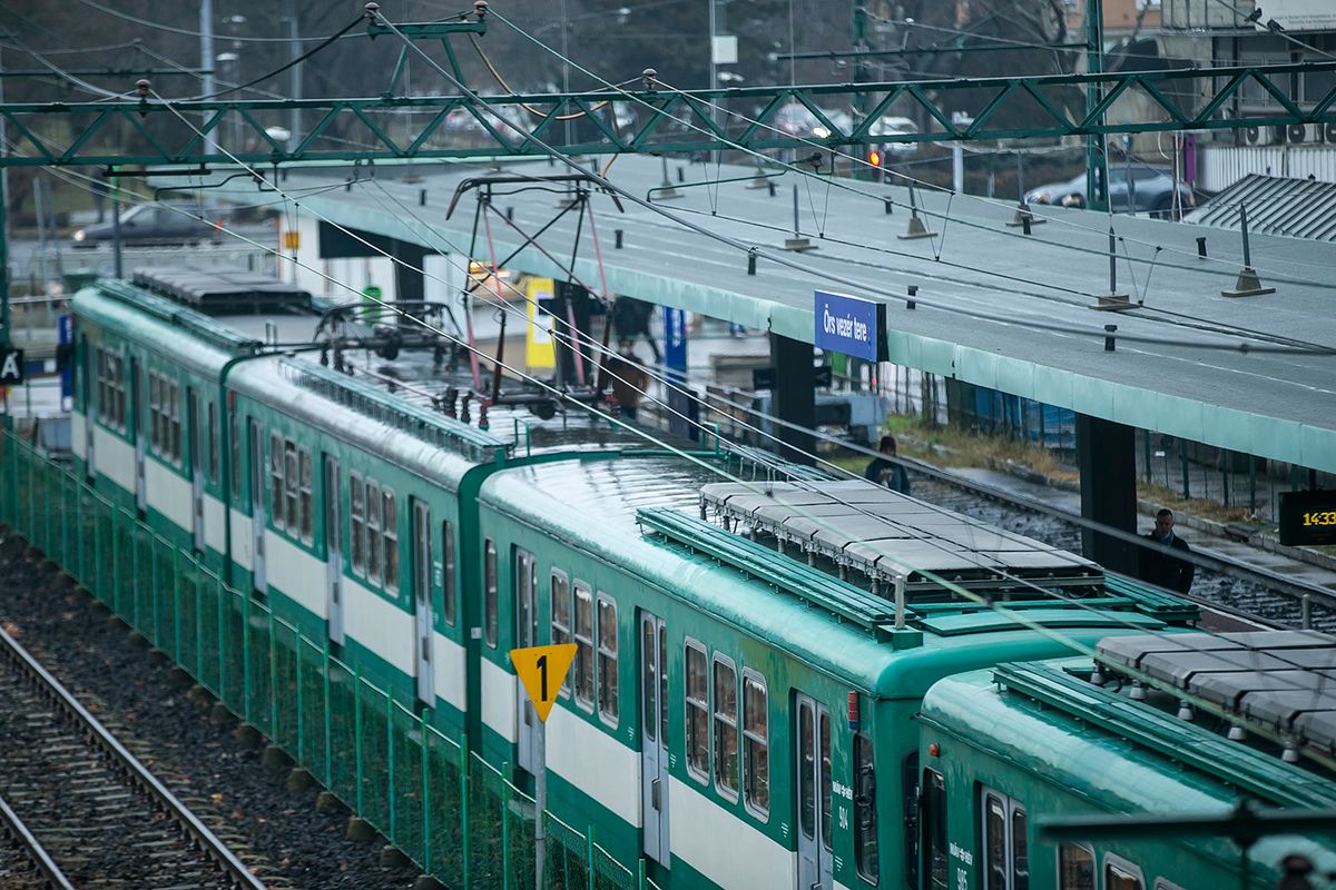 2021.12.29. BudapestÖrs Vezér tere, agglomerációs közlekedés, HÉVFotó: Kurucz Árpád (KA)Magyar Nemzet