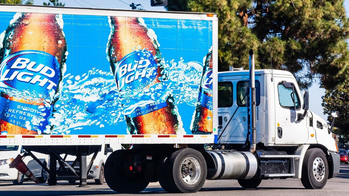 Oct,4,,2019,Mountain,View,/,Ca,/,Usa,Oct 4, 2019 Mountain View / CA / USA - Bud Light branded truck making deliveries in San Francisco Bay; Bud Light is an Anheuser-Busch (a subsidiary of Anheuser-Busch InBev SA/NV) beer brand