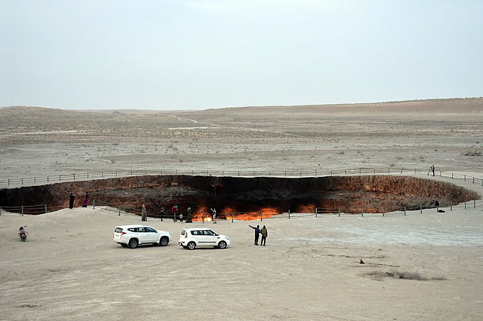 Turkmenistan to close gas crater