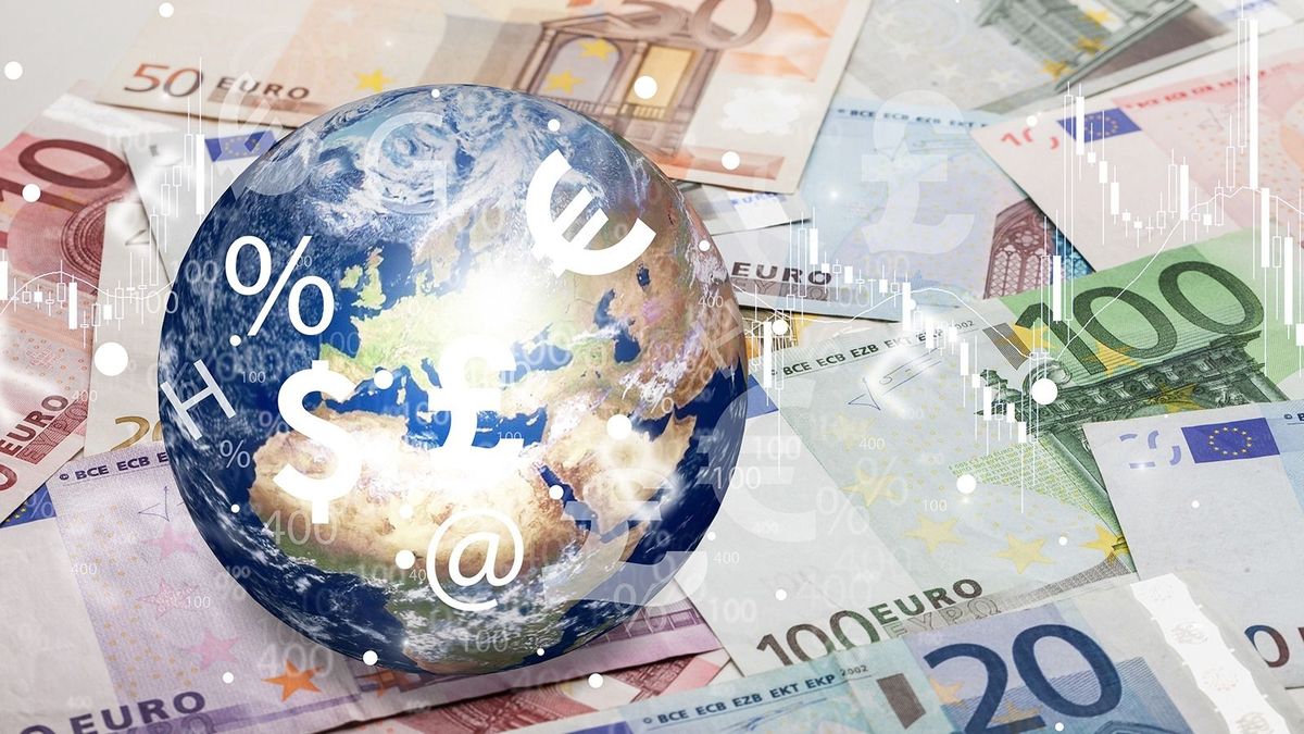 World,Ball,On,Banknotes,With,Currency,Sign,Include,Dollar,Euro