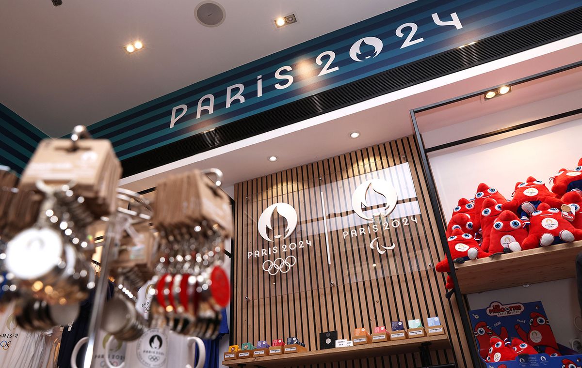 (SP)FRANCE-PARIS-PARIS 2024-OFFICIAL STORE-OPEN(221115) -- PARIS, Nov. 15, 2022 (Xinhua) -- Licensed products are seen at the first Paris 2024 official flagship store in Paris, France, Nov. 15, 2022. (Xinhua/Gao Jing)Xinhua News Agency / eyevineContact eyevine for more information about using this image:T: +44 (0) 20 8709 8709E: info@eyevine.comhttp://www.eyevine.com