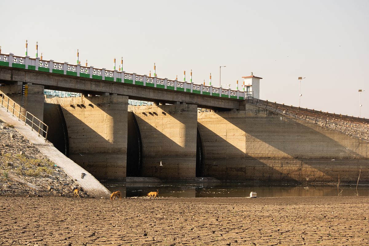 A,Dried,Up,Empty,Reservoir,Or,Dam,During,A,Summer
A dried up empty reservoir or dam during a summer heatwave, low rainfall and drought in north karnataka,India