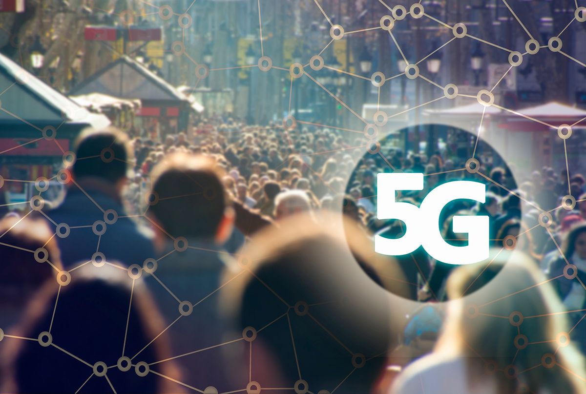 Digital,Composite,Of,5g,With,Crowd,Of,Anonymous,People,Walking
Digital composite of 5G with Crowd of anonymous people walking on the Rambla of Barcelona on the background. 5G world , High speed mobile web technology concept