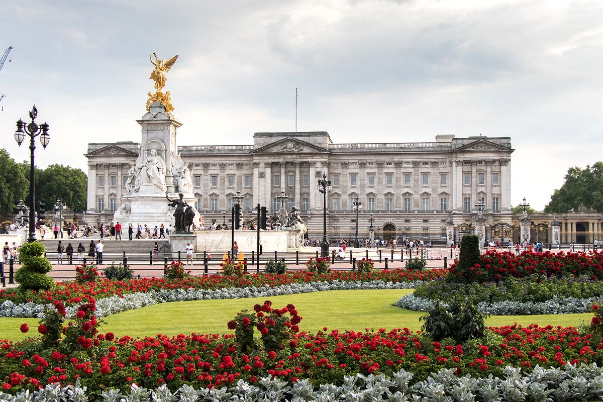 The,Buckingham,Palace,With,Garden
The Buckingham Palace with garden