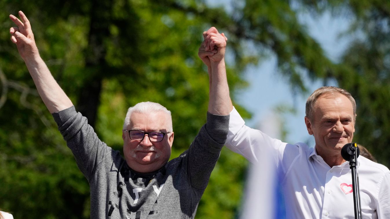 TUSK, Donald; WALESA, Lech