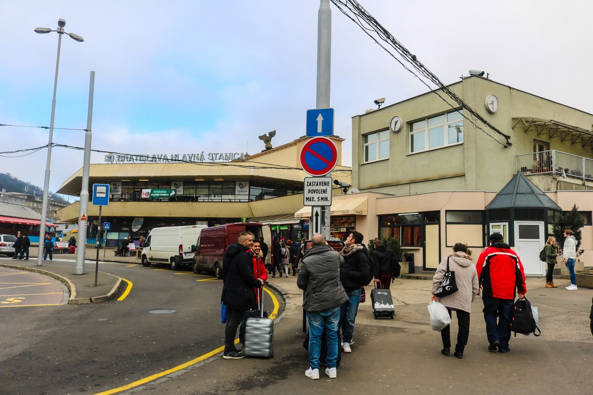 Bratislava,,Slovakia,-,December,29,,2015,:,People,At,Bratislava