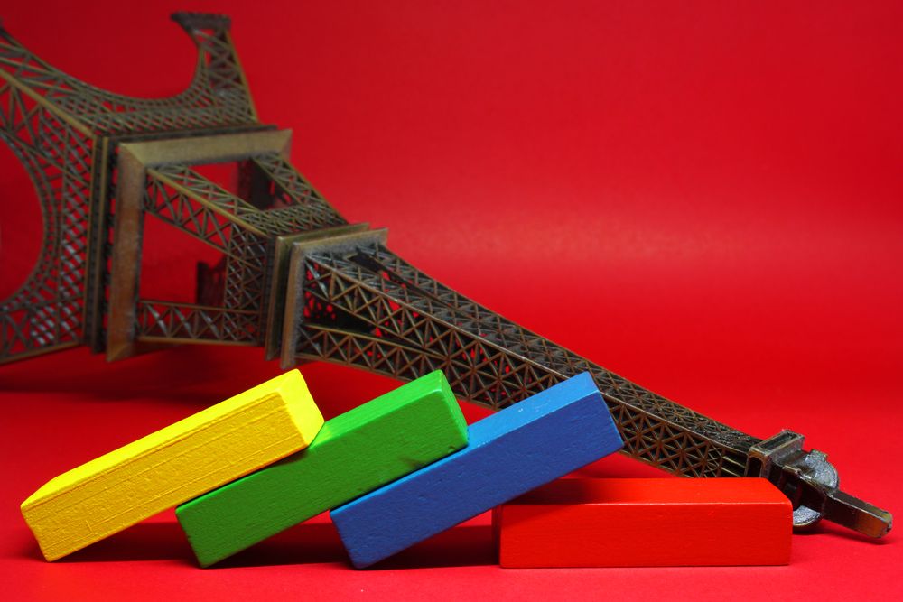 Domino,Crash,Fall,Of,Eiffel,Tower,France,Country,On,Red