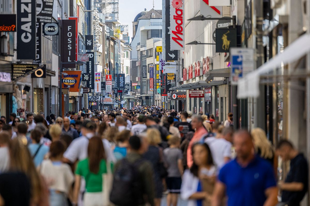 Feature - Shopping in Cologne
PRODUCTION - 24 June 2023, North Rhine-Westphalia, Cologne: People crowd Hohe Straße, the shopping street of the city of Cologne, in midsummer temperatures. Photo: Thomas Banneyer/dpa (Photo by Thomas Banneyer / DPA / dpa Picture-Alliance via AFP)