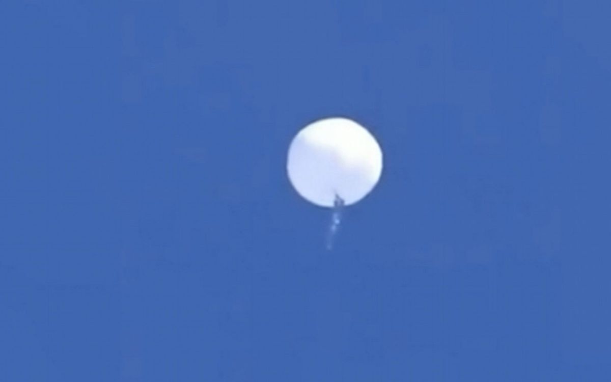 Le ballon espion chinois abattu par l'armée américaineLe ballon espion chinois abattu par l'armée américaine le 4 février 2023 Chinese spy balloon shot down by US military on 04/02/2023