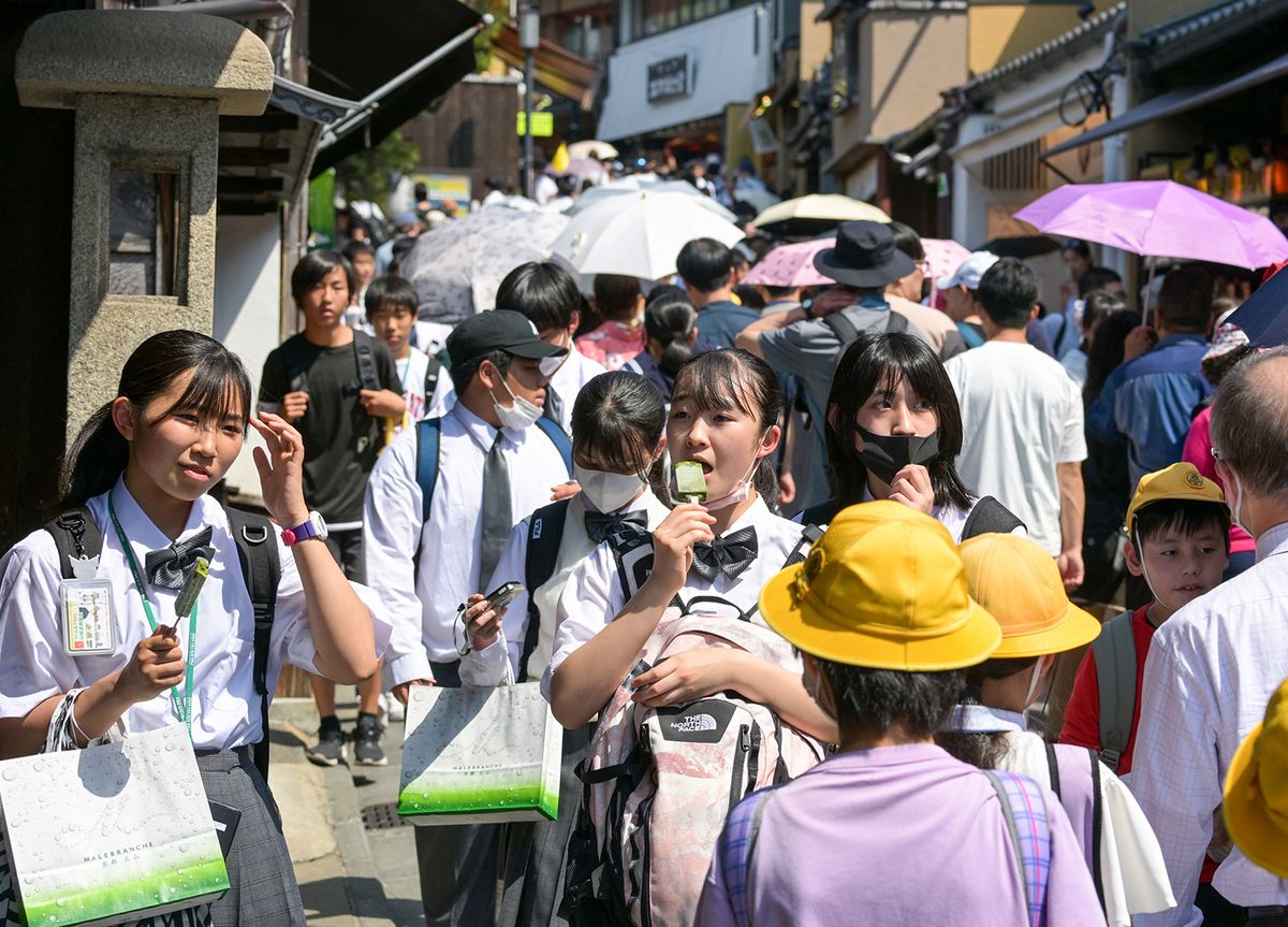 Hot summer day hits Japan
Foreign tourists and visitors hold a parasol to avoid a heat wave on a hot day at Kiyomizudera Temple district in Kyoto on May 17, 2023. According to the Japan Meteorological Agency, the temperature is expected to hit 30 degrees Celsius, recording a hot summer day in May.  ( The Yomiuri Shimbun ) (Photo by Michihiro Kawamura / Yomiuri / The Yomiuri Shimbun via AFP)