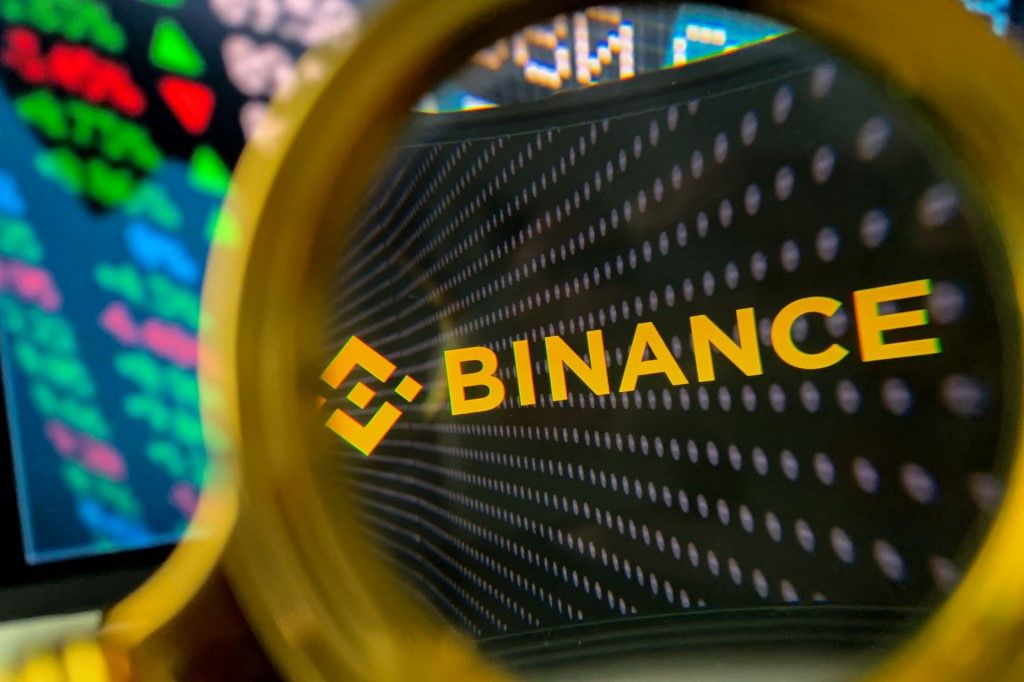 Illustration cryptoFRANCE, 2023-03-16. Illustration of BINANCE. The Binance cryptocurrency exchange platform continues to develop its service offering around the world. And it is in France that the Changpeng CZ Zhao crypto exchange brings a partnership with Ingenico. This new offer will allow you to pay directly with in-store cryptocurrencies from your smartphone.
FRANCE, 2023-03-16. Illustration de BINANCE. La plateforme d’echange de cryptomonnaies Binance continue de developper son offre de services partout dans le monde. Et c’est en France que la crypto-bourse de Changpeng CZ Zhao apporte un partenariat avec Ingenico. Cette nouvelle offre va permettre de payer directement avec les cryptomonnaies en magasin depuis le smartphone.
Photography by Riccardo Milani / Hans Lucas (Photo by Riccardo Milani / Hans Lucas / Hans Lucas via AFP)