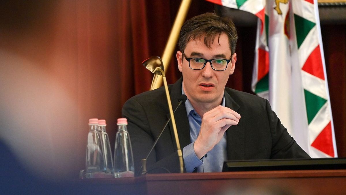 Karácsony Gergely az OTP-feljelentéséről: "még az időgépet is feltalálták"