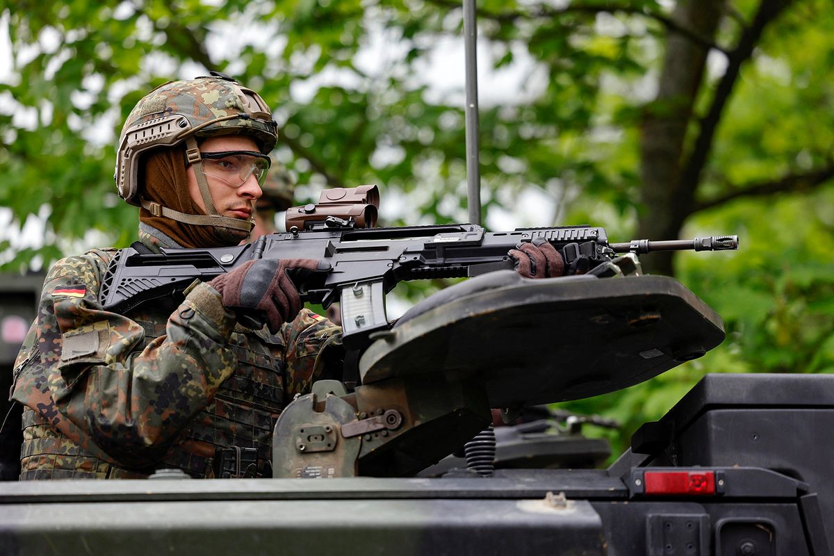 Inaugural visit by Federal Minister of Defense Pistorius
16 May 2023, Bavaria, Hammelburg: A soldier holds a weapon during the military exercise marking the inaugural visit of German Defense Minister Pistorius to the Hammelburg Infantry School. Photo: Daniel Löb/dpa (Photo by Daniel Löb / DPA / dpa Picture-Alliance via AFP)