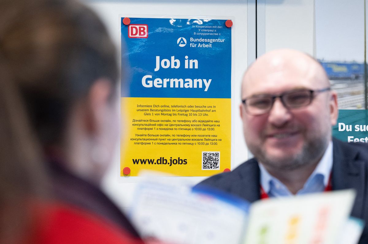 Deutsche Bahn helps refugees from Ukraine find jobs