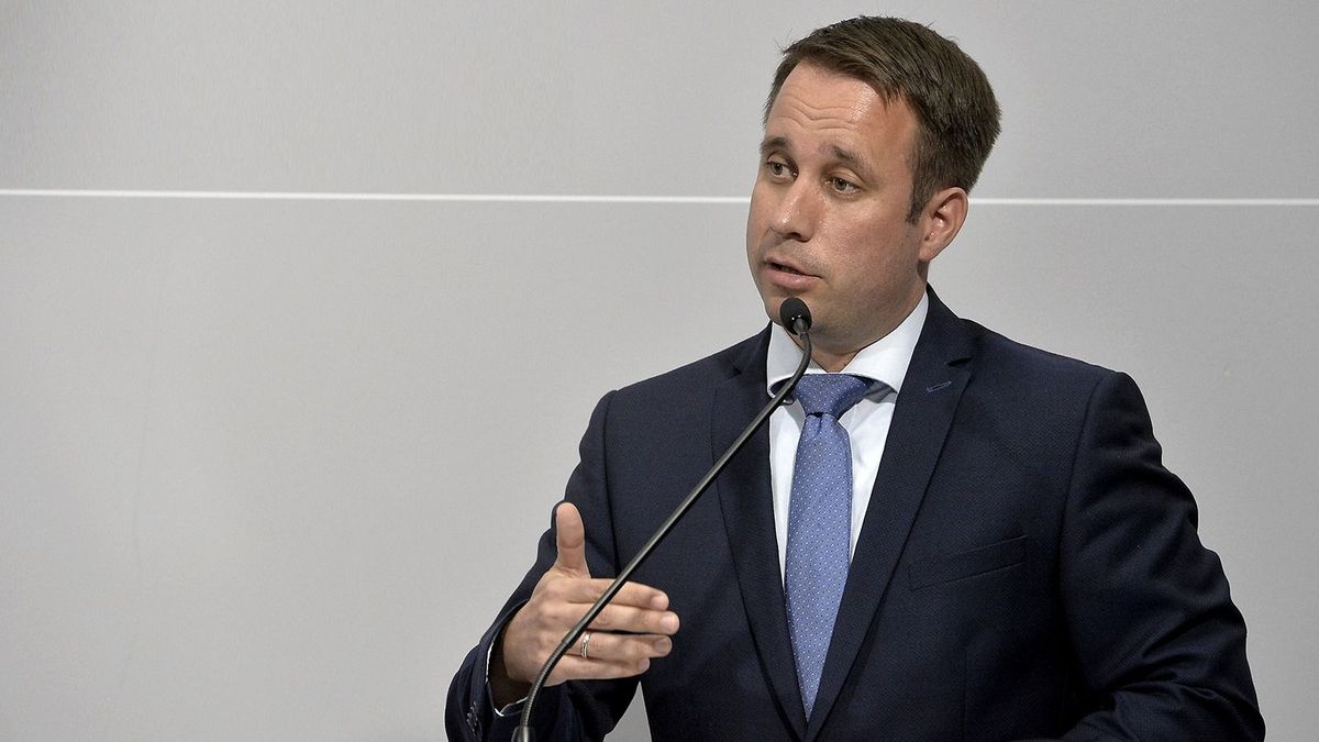 Dömötör: a nemzeti konzultáció a kormány munkáját segíti