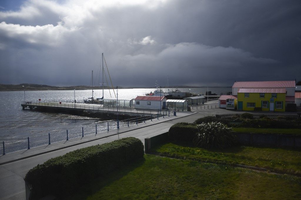 Picture taken in Stanley, in the Falkland Islands (Malvinas), a British Overseas Territory in the South Atlantic Ocean, on October 12, 2019. Tourism it has become a source of secondary employment for many of the Falklands' inhabitants, traditionally dedicated to sheep raising. (Photo by Pablo PORCIUNCULA BRUNE / AFP)