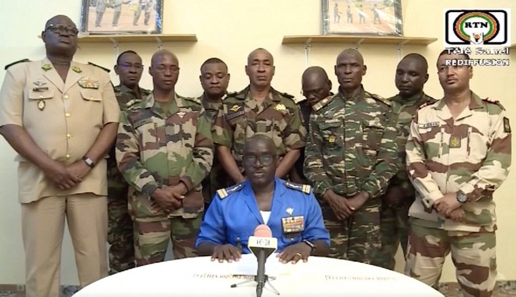 Soldiers in Niger announce coup on national TV