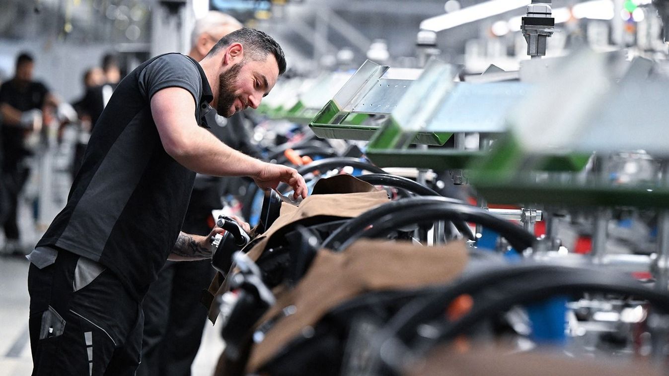 Production Mercedes-Benz vehicles
PRODUCTION - 13 February 2023, Baden-Württemberg, Sindelfingen: Employees of the Stuttgart-based car manufacturer Mercedes-Benz work on the production line for luxury and luxury-class vehicles in Factory 56 at the Merecdes-Benz plant in Sindelfingen. In addition to the EQS, all variants of the Mercedes-Benz S-Class and the Mercedes-Maybach S-Class come off the production line at Factory 56. Photo: Bernd Weißbrod/dpa (Photo by BERND WEISSBROD / DPA / dpa Picture-Alliance via AFP)