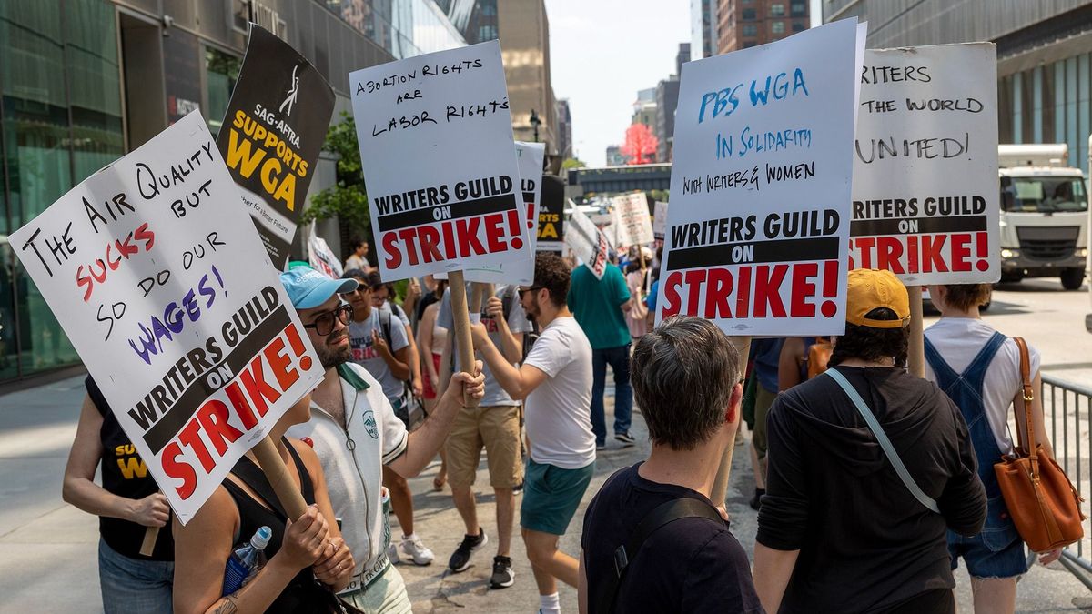 A hollywoodi forgatókönyvírók kezet ráznak a mesterséges intelligenciával