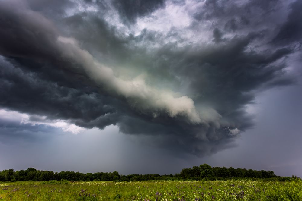 Extreme,Thunderstorm,Shelf,Cloud,Moving,Over,Fields,,Climate,Change,Concept