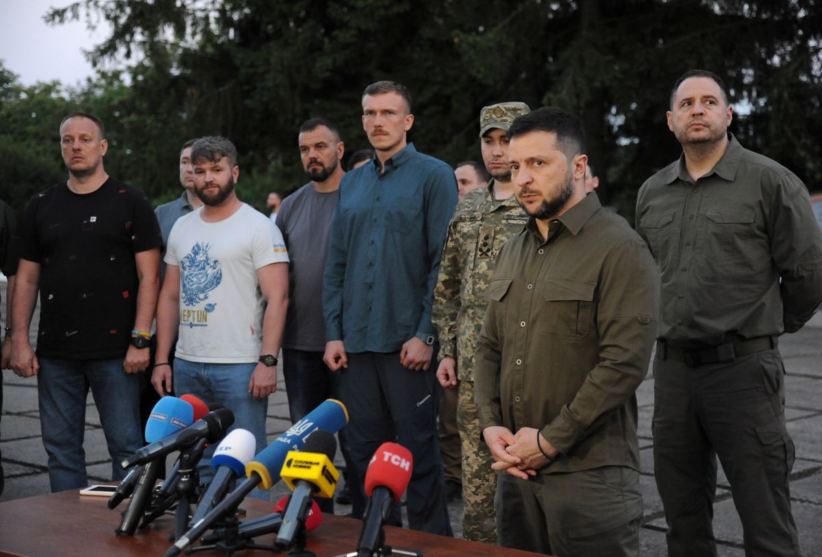 The defense commanders of Azovstal who were in Turkey after liberation from Russian captivity returned to Ukraine together with President Volodymyr Zelensky