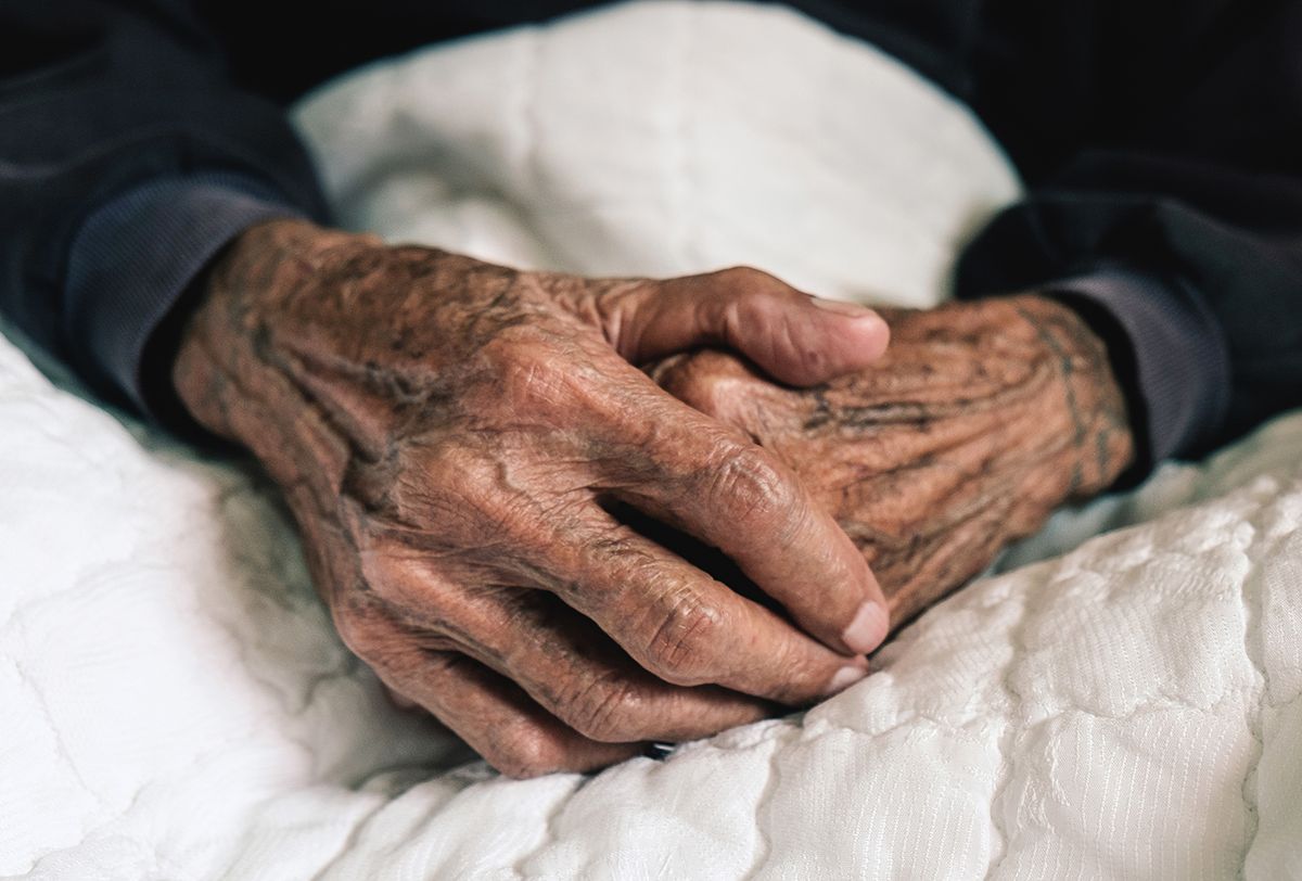 Hands,Of,An,Old,Man,With,Wrinkled,And,Wrinkles,On