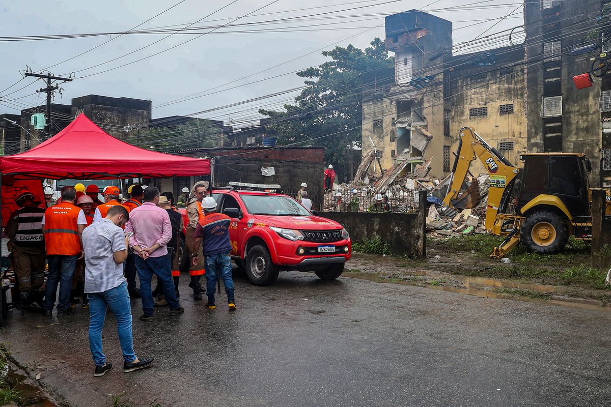 At least nine people missing under the rubble of collapsed building in Brazil 