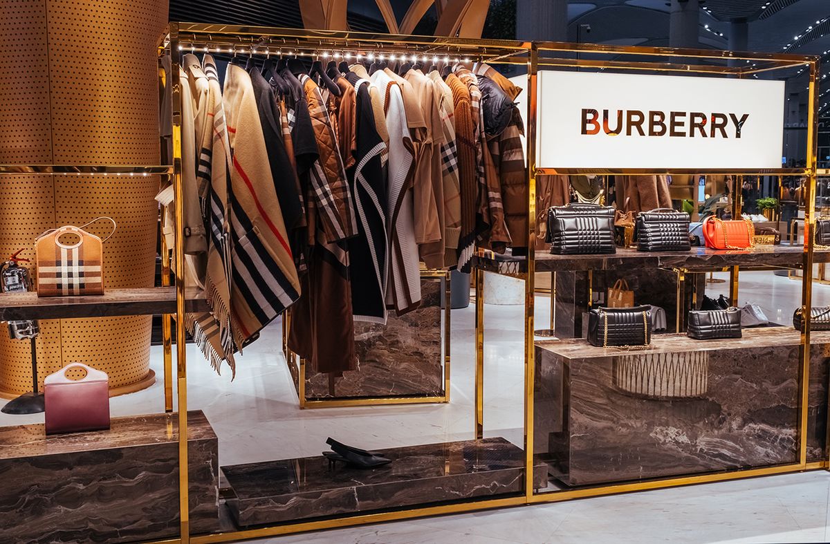 Logo,On,Facade,And,Entry,In,Boutique,Burberry.,Luxury,Store
Logo on facade and entry in boutique Burberry. Luxury store Barberry  in international airport in Istanbul. Fashion brand : Turkey, Istanbul - October, 2022
