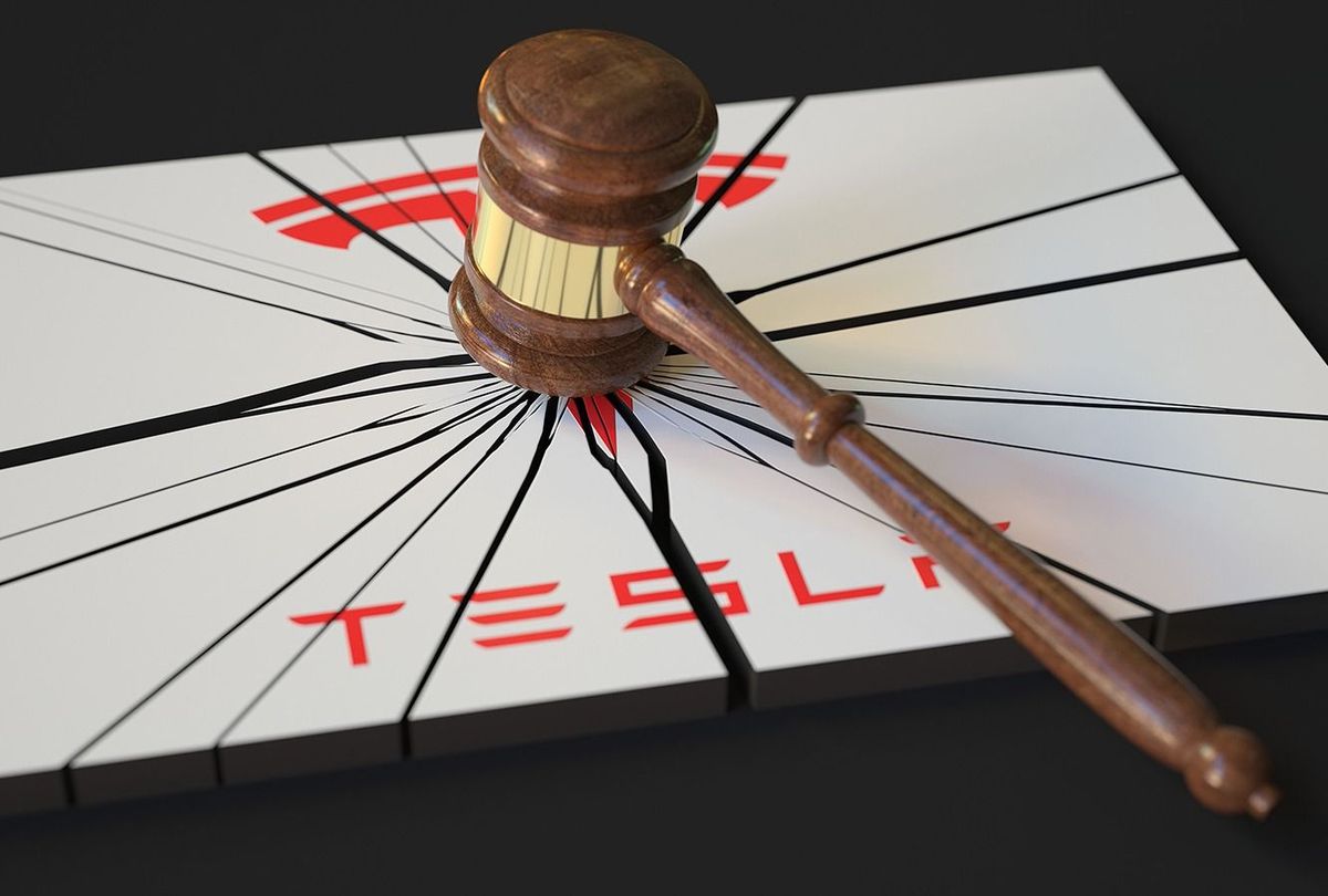 Judge's,Gavel,And,Broken,Logo,Of,Tesla.,Editorial,Conceptual,3d
Judge's gavel and broken logo of tesla. editorial conceptual  3D rendering
