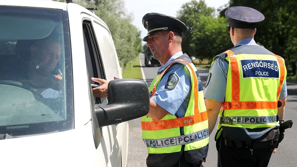 Rogán Antal bejelentette: nem lesz szükség igazolványokra Magyarországon – a rendőrnek elég lesz a telefont felmutatni