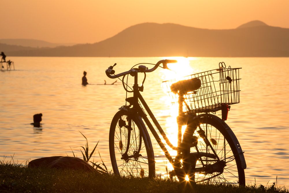 Bicicle,Sunset,In,Lake,Balaton
