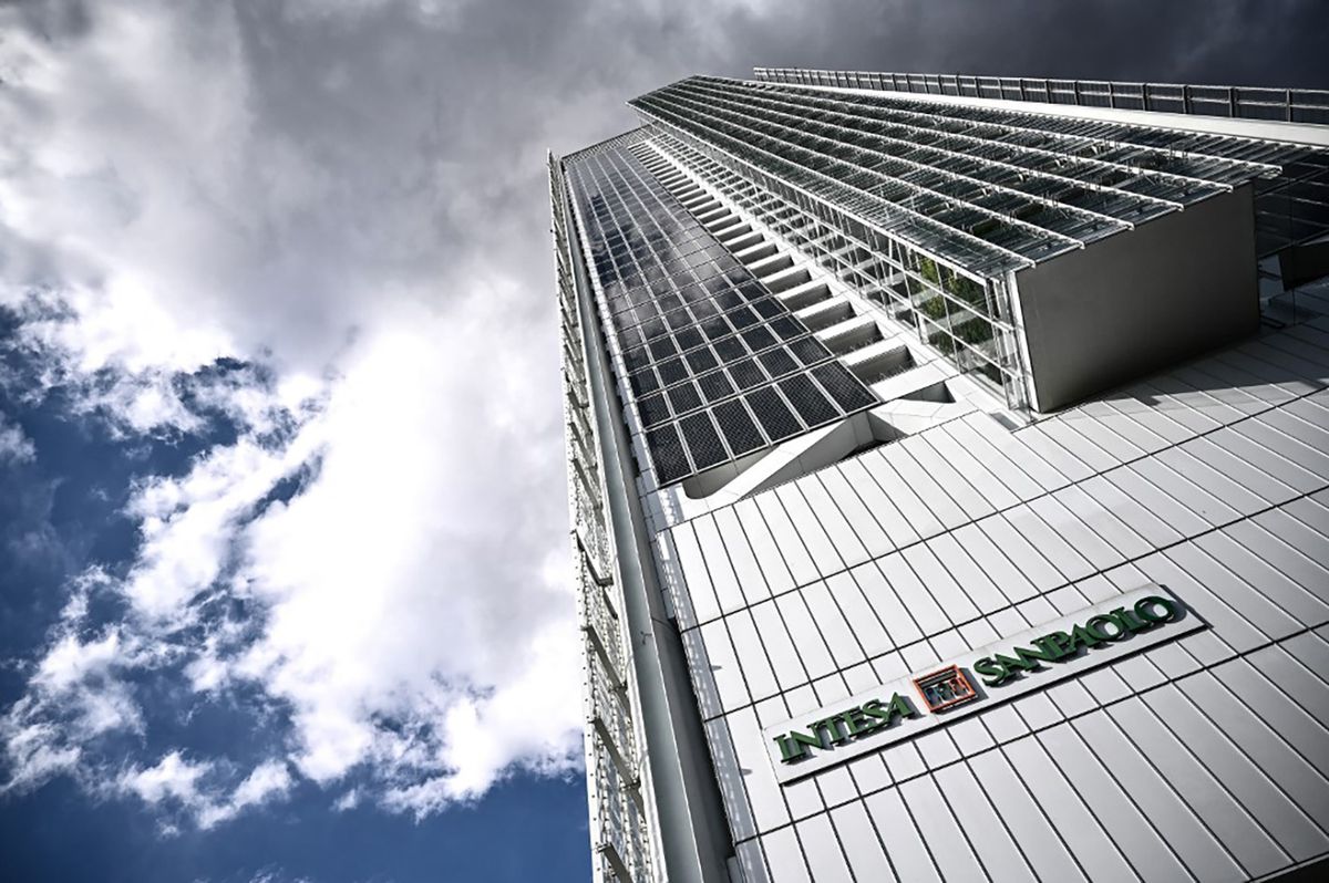 The Intesa Sanpaolo Building, designed by Italian architect Renzo Piano, is pictured on July 14, 2021 in Turin, northwestern Italy. (Photo by MARCO BERTORELLO / AFP)